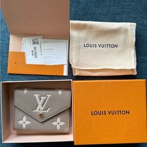 Louis Vuitton Gray and Cream Monogram Wallet